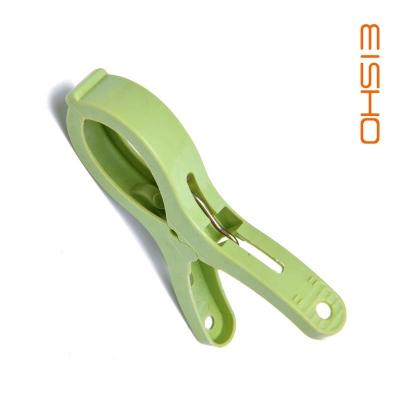 China Minimalist Eisho's Clothespins and Plastic Peg Soft Grip Clothes Pegs Laundry Cloth Plastic Peg à venda