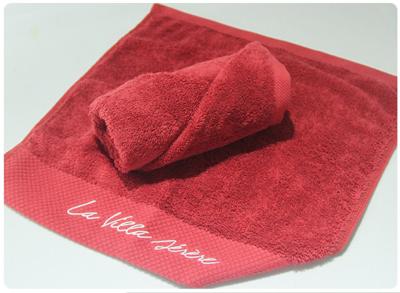 China Red Color Bath Towel Set Face Towel Hand Towel Bath Towel for Hotel Spa Beach for sale