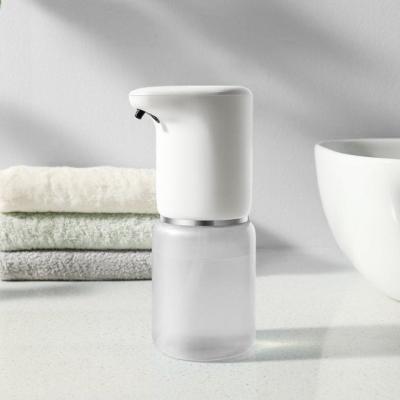 China 3.7W Sensor Liquid Soap Dispenser Washroom USB Recharging Waterproof for sale