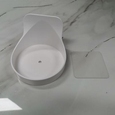 Chine Les accessoires en plastique adhésifs de salle de bains place la parenthèse fixée au mur de distributeur du savon 5KG à vendre