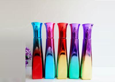 China Sello recargable helado del tornillo del espray del atomizador del perfume con el casquillo plástico ULTRAVIOLETA en venta