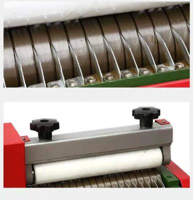 Chine Tableau de pulvérisation de colle chaude de fonte collant la machine de revêtement chaude de petit pain de fonte de machine à vendre