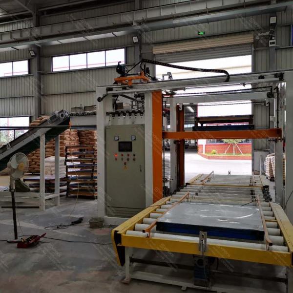Quality Talc Powder High Speed Robotic Palletizer Three Phase 380V 500-700 Bags/Hour for sale