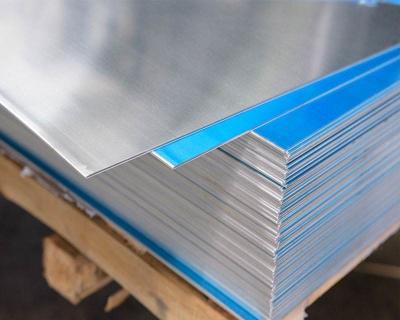 Chine 1000-8000 la série 7075 plats en aluminium de feuille a gravé en refief à vendre