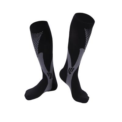 China Breathable Embroidered Compression Girl Mens Nylon Knee High Soccer Socks en venta