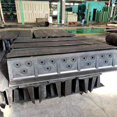 China Corrugated Sidewall Steel Cord Conveyor Belt For Steep Angle Conveying for sale
