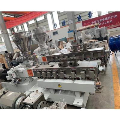 China instalaciones auxiliares gemelas giratorias contrarias del extrusor de tornillo del paralelo de la escala de laboratorio de 75m m en venta