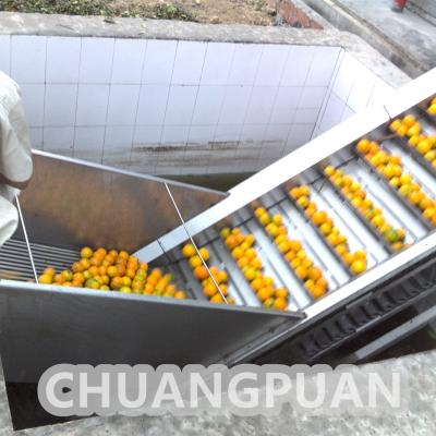 China Máquina de fazer suco de laranja de tamanho médio com sistema de enchimento asséptico à venda