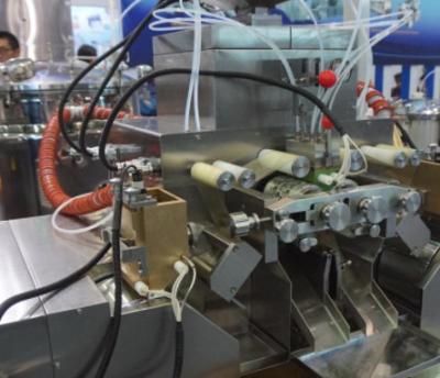 China Máquina de Encapsulamento de Paintball de aço inoxidável para bolas de 50 polegadas e 68 polegadas à venda