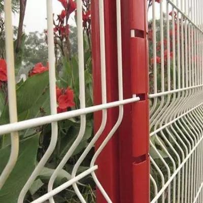 China Road Galvanized Mesh Fence 1220*2440mm Green Coated Wire Mesh Fence zu verkaufen