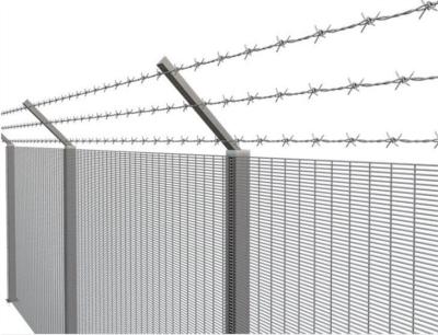 China 4.5mm Prision Concertina Razor Wire Fence PVC Coated Wire Mesh Fence Anti Acid for sale