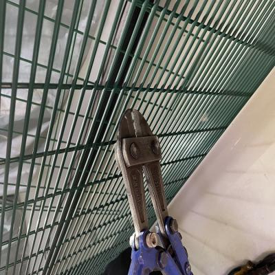 중국 4.0mm 녹색 용융 아연 도금 용접 와이어 메쉬 울타리 판매용