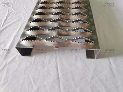 China 3mm Aluminum Stair Treads Trucking Platforms Grip Strut Grating for sale