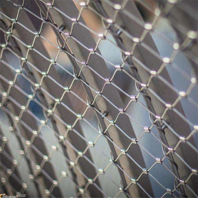 Stainless steel mesh used in architectural application