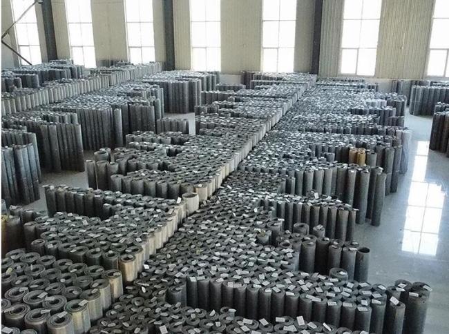 Close-up of aluminum woven wire mesh texture