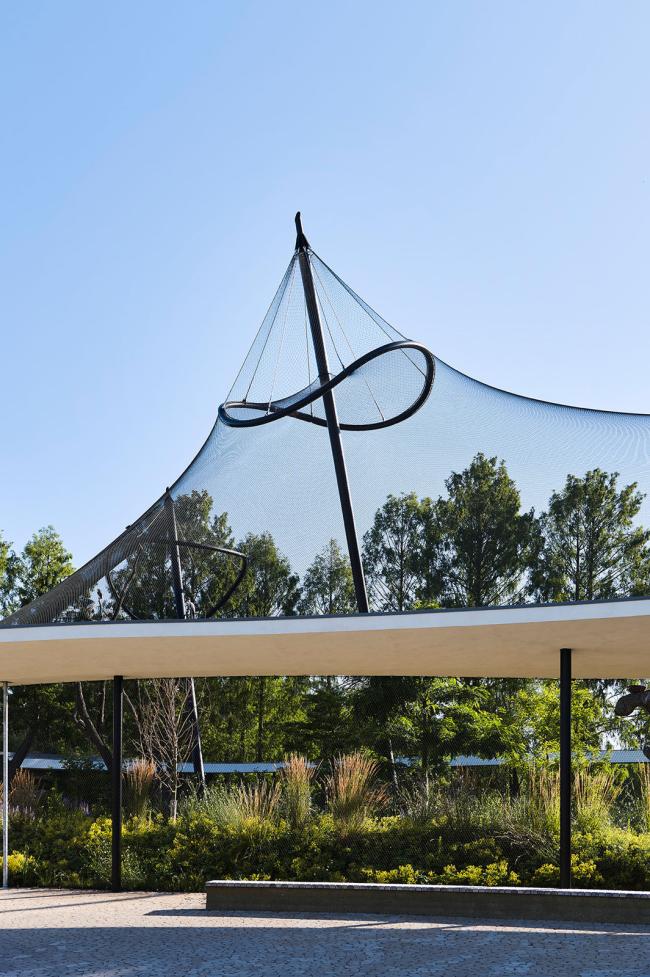 Architectural application of stainless steel cable mesh