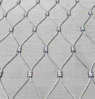 China Customized 2mm 304 Stainless Steel Rope Wire Mesh Aperture 60*104mm à venda