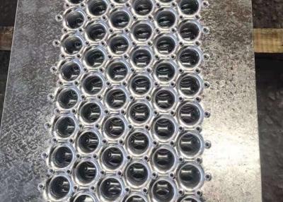 China 3.0mm 3.5mm Grating van de Aluminiumgang voor Dak Zonne Antislip Te koop