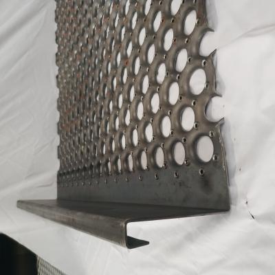 중국 지붕 안전성 보도 강철 1.5 밀리미터 통제력 지주 회절격자 야외 미끄럼 방지 구멍 오우 형상 판매용