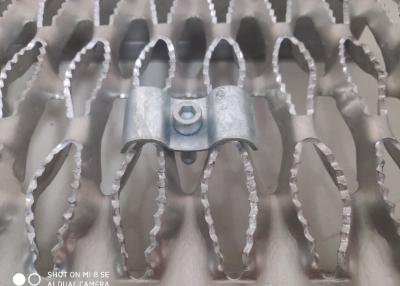 China Antisteunbalk Geperforeerd de Veiligheidsgrating van de Greepstut Plankaluminium 5052 H32 Te koop
