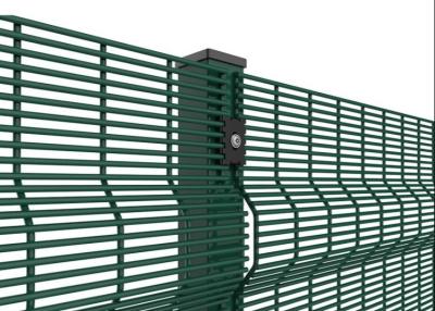 China 4.0m m 4x4 verde soldaron con autógena el alambre Mesh Fence Hot Dip Galvanized en venta