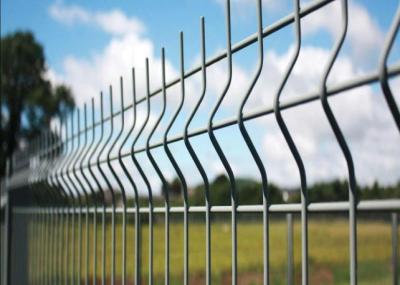 China Outdoor 3D Curved Welded Wire Mesh Fence 1.83*2.5m with Square Round Post for sale