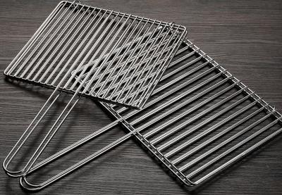 China Folding Rust Proof Bbq Grilling Basket Stainless Steel Bbq Net Mesh For Fish for sale