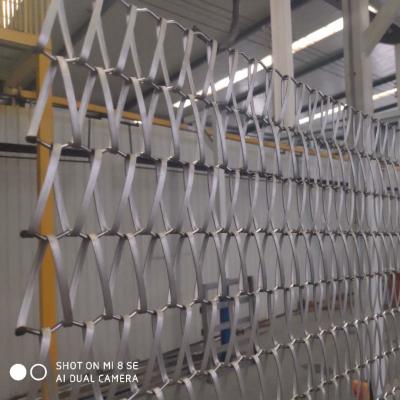 China 1,2 Millimeter gewundene Verbindungs-Flachdraht-Mesh Conveyor Belt Cladding Balance-Webart- zu verkaufen