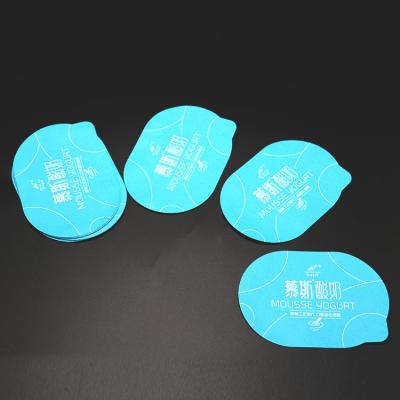 China Cubierta reciclable de grabación en relieve del envase BOPP de la hoja del yogur de Sqare de la película nacarada de las tapas en venta