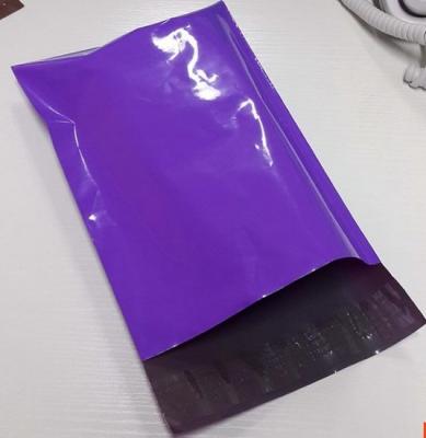 China Printing Packaging Poly Bags , Purple Plastic Poly Mailer Bag for sale