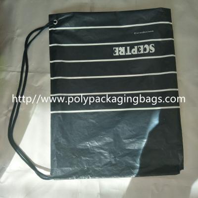 中国 色刷のロゴ/衣類のバックパック袋が付いている単一のドローストリングのショルダー・バッグを防水して下さい 販売のため