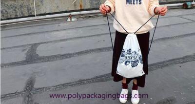 Китай Замороженные сумки рюкзака Drawstring CPE 0.07mm для хранения подарка продается