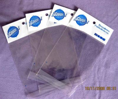 China Sacos de plástico pequenos claros altos de BOPP com furo do gancho para o empacotamento do presente à venda