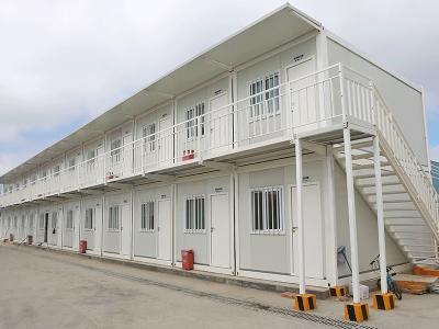 Chine L'hébergement préfabriqué de conteneur de chantier de construction facile modulaire installent la maison de conteneur pour des ouvriers à vendre