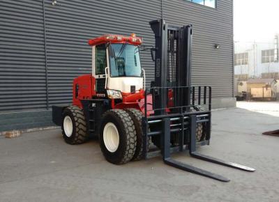 China 5.5ton 4 Wheel Drive Forklift , 25km/H All Terrain Telescopic Forklift for sale