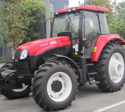 中国 四輪駆動車が付いているYTO X1254 125HPの農業の農場トラクター 販売のため