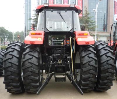 China Tractor de granja de la agricultura de YTO X1804 2200r/Min 180hp con la rueda 4 en venta