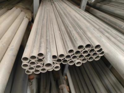 Chine Les tubes 304L, barre d'acier inoxydable de norme DIN creuse de solides solubles ont laminé à froid laminé à chaud à vendre