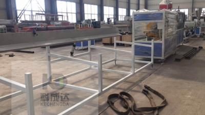 China Máquina de procesamiento de tuberías de PVC Línea de producción de tuberías de plástico de PVC para hoteles en venta
