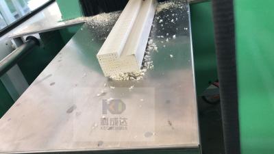 China Linha de produção de tampas de portas de madeira PVC de plástico de alta eficiência à venda