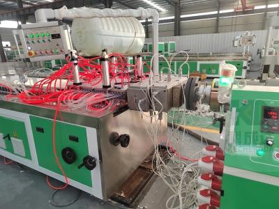 China CE PVC WPC Tür Extrusionsmaschine komplett schlüsselfertig Holz Kunststoff Verbundtürbrett zu verkaufen