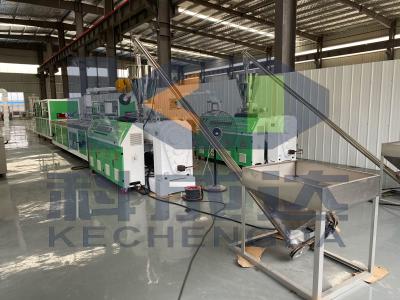 China Máquina de puertas sólidas Wpc Máquina de fabricación de líneas de producción de extrusión de perfiles de paneles de puertas sólidas WPC PVC en venta