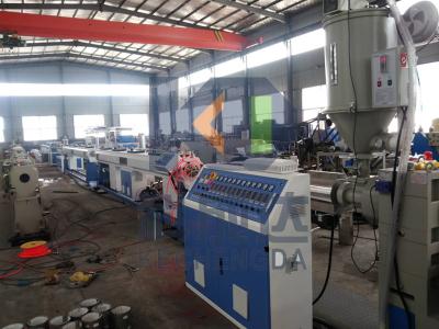China Instalação de tubos de água quente e fria Máquinas de tubos PPR especiais Linha de extrusão de tubos de plástico PP PE à venda