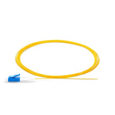 中国 Yellow Single Mode SC PC UPC Fiber Optic Cable Pigtail With SC APC Male Connector 販売のため