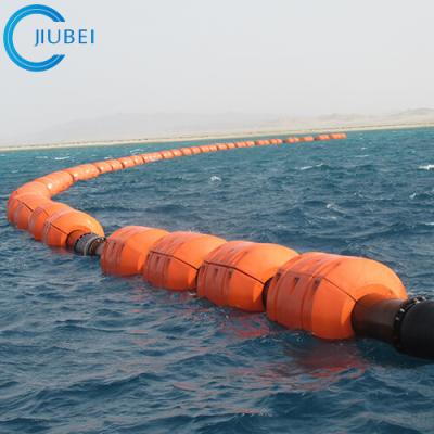 中国 HDPEの浚渫の管は23インチ ホースの浮遊によって泡立つ適用範囲が広いプラスチック砂を浮かべる 販売のため