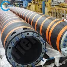 China Pulgadas flexible de goma flotante del desgaste industrial de la manguera y del equipo de la rastra del uno mismo resistente 32 en venta