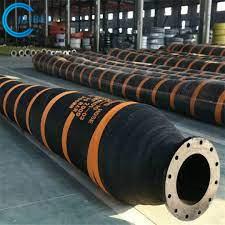 Chine Boue en caoutchouc de flottement de sable de fabricants de tuyau de drague d'individu de pompe draguant 32 pouces à vendre