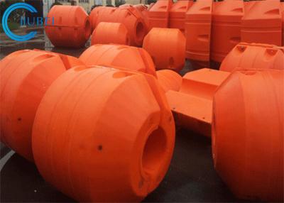 Chine La conduite d'eau en caoutchouc de tuyau flotte des balises accouplent des flotteurs de ponton de HDPE de grande capacité à vendre
