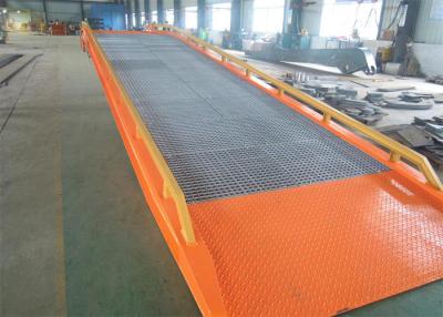 China Mobile Container Dock Ramp With Hydraulic Retractable Support Leg for sale