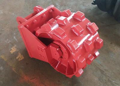 China Replaceable Sheep Foot Roller For Excavator Step Design for sale